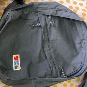 FJALL RAVEN Gray backpack
